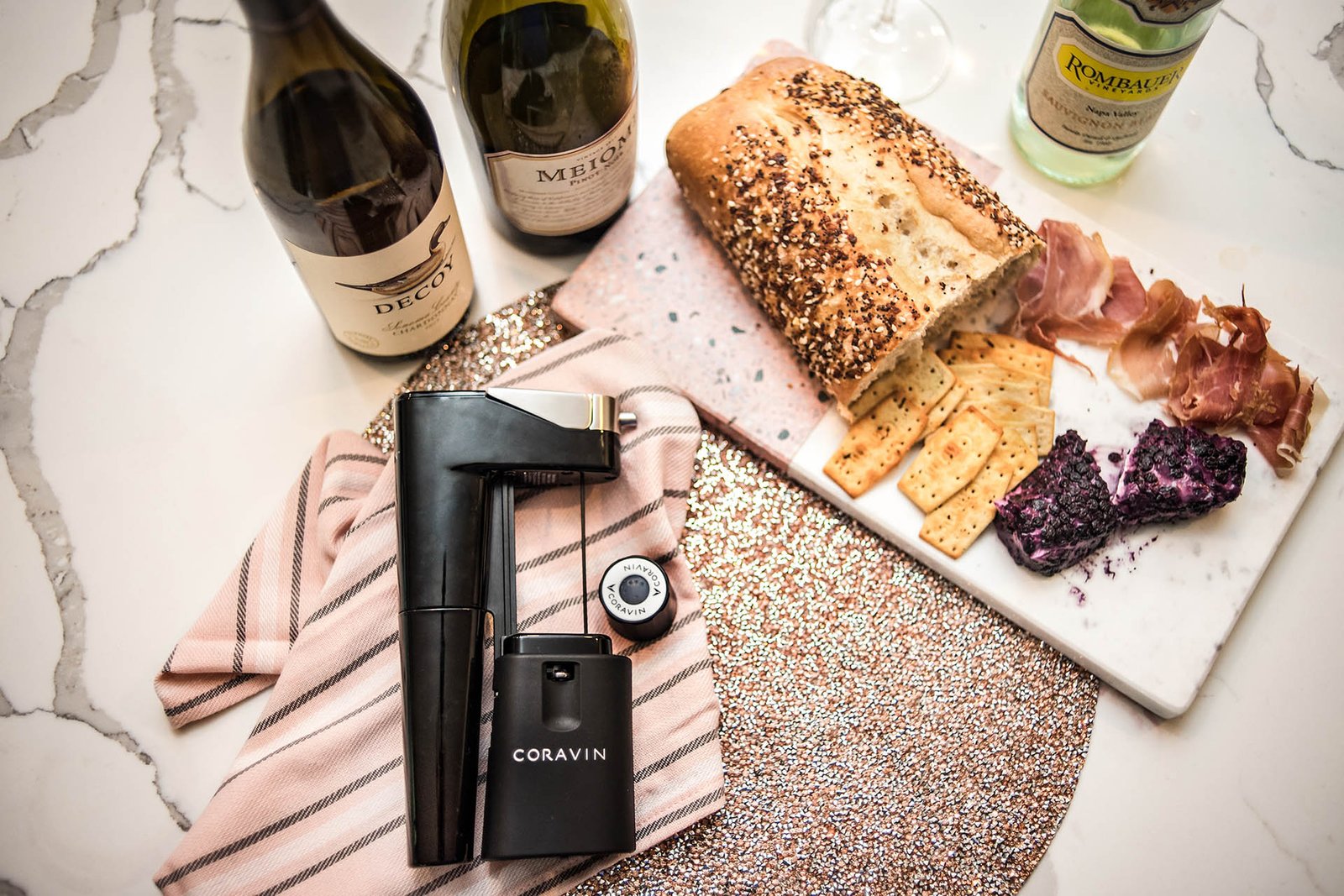 Coravin_Screw-Cap-next-to-Model_11_Courtesy_Coravin_1920x1280.jpg