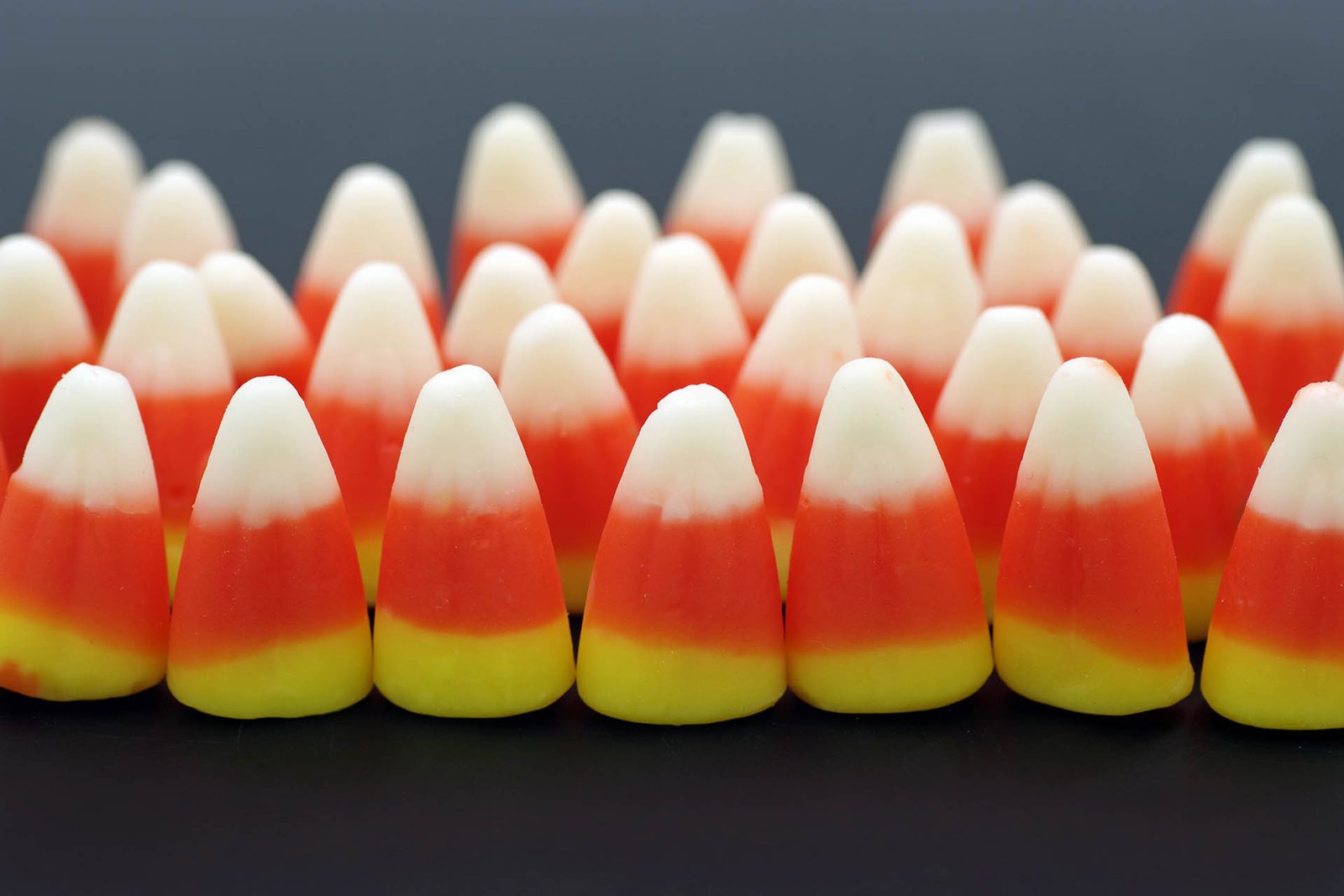 Candy_corn_GettyImages-1338581106_1920x1280.jpg