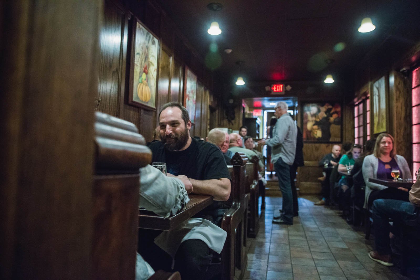 Monks_Cafe_Middle_room_Credit_Eddy_Marenco_1920x1280.jpg